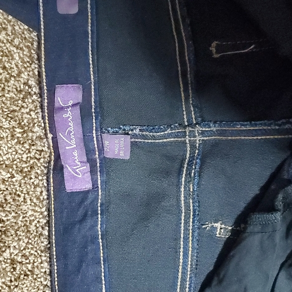 Gloria Vanderbilt Women's Classic Amanda High Rise Tapered Jean - Picture 10 of 11